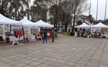 Feria de la Comunidad Emprendedora en plaza Treinta y Tres