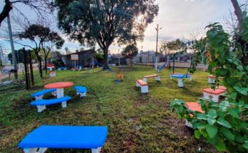 Intendente Lima y Mario Furtado visitaron la mejorada plaza “Los Pioneros”