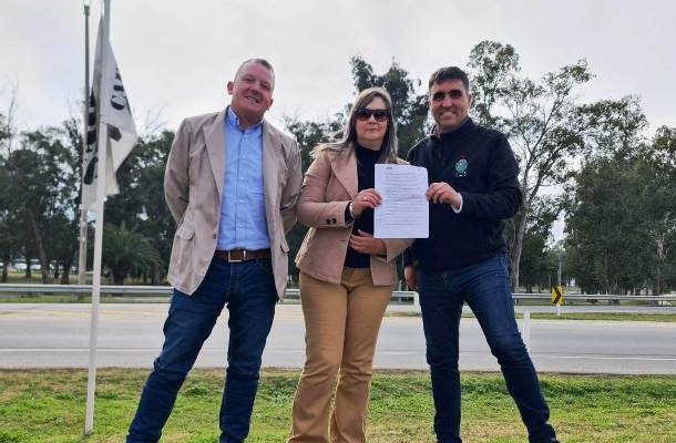 El Municipio de Mataojo y la Intendencia de Salto firmaron un importante convenio con el BPS El Municipio de Mataojo y la Intendencia de Salto firmaron un importante convenio con el BPS