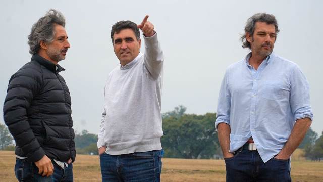 Intendente Lima se reunió con inversores que planean construcción de un barrio residencial en la zona norte Intendente Lima se reunió con inversores que planean construcción de un barrio residencial en la zona norte