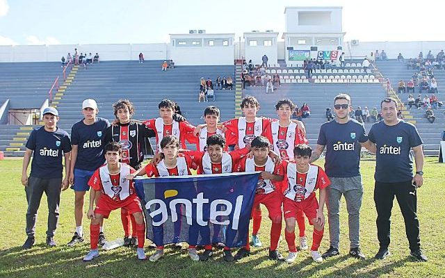 Copa Nacional de Selecciones: Salto debutó ganando en S14 y perdiendo en S15 ante Paysandú