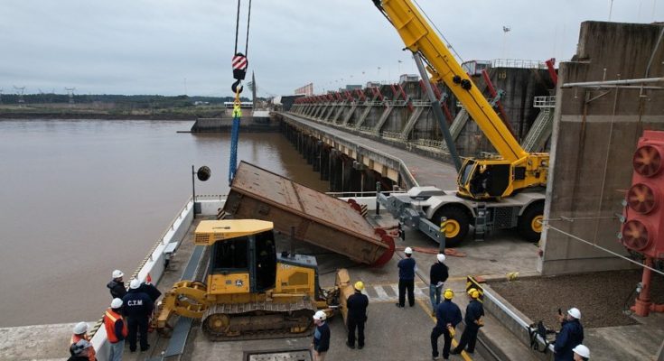 Iniciaron el mantenimiento de tableros auxiliares en el marco de la Renovación de Salto Grande