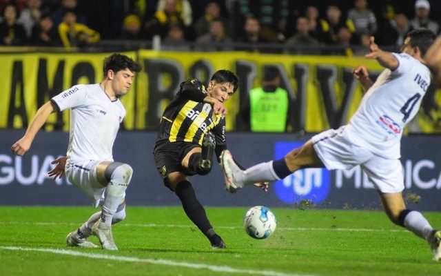 Clausura: Peñarol venció 2-0 a Albion en el CDS, con doblete en contra de Pizzorno