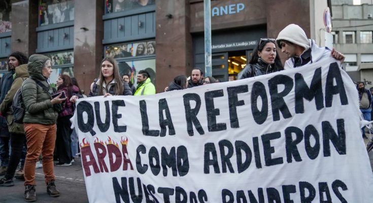 Secundaria estudia sancionar y suspender a estudiantes que ocupen centros educativos