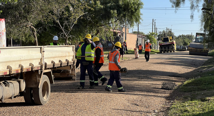 Lima recorrió la zona sur de la ciudad donde avanzan trabajos de reparación de calles y colocación de bitumen