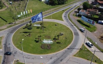 Realizan intervención en rotonda de Termas del Daymán con motivo de los 65 años