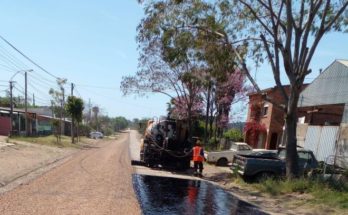 Intendente Lima y Director de Obras destacan bituminización en barrio Rodó Este