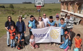 Rotary Club Salto donó elementos de deportes y juegos a Escuela Número 25 de Cerros de Vera
