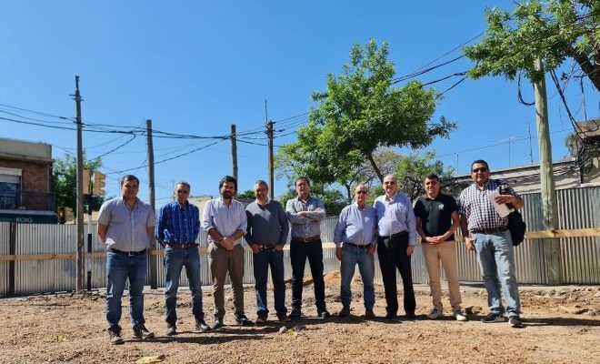 Intendente Lima acompañó inicio de obras del edificio Torre del Círculo en la esquina de Rivera y Treinta y Tres