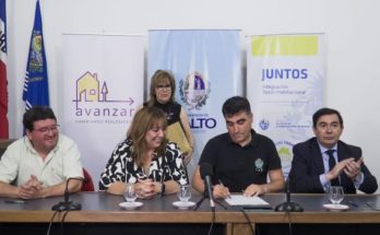 El intendente Andrés Lima firmó un convenio con la ministra Irene Moreira