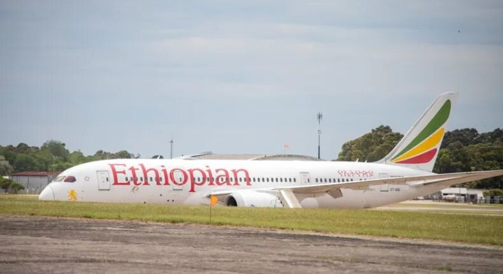 Amenaza de bomba en un avión demandó trabajo de Bomberos