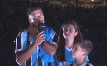Suárez saludó a tricolores en portugués y pidió que lo acompañen para “cosas importantes”