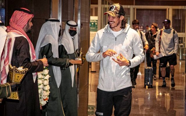 Cavani y Valverde ya están en Riad para el duelo Valencia-Real Madrid por la Supercopa