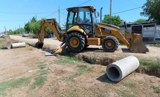 Autoridades de la Intendencia visitaron obras en barrio Martínez Méndez