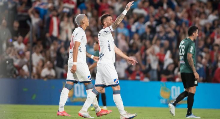 Apertura: Nacional le ganó 3 a 1 a Racing en el Gran Parque Central
