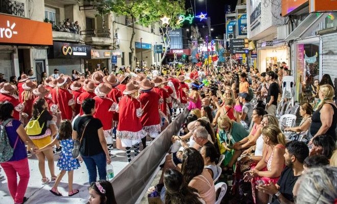 Intendente Lima invita a disfrutar del segundo desfile por calle Uruguay este domingo