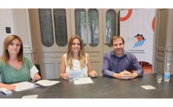 Cenur Litoral Norte y Centro Comercial de Salto firmaron convenio para prácticas profesionales de estudiantes de turismo