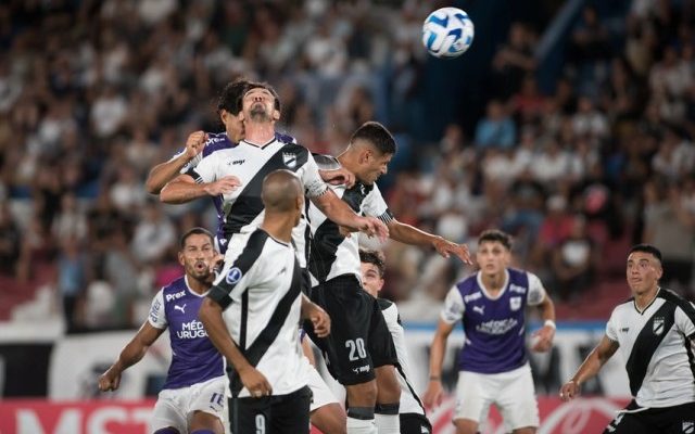 Sudamericana: Danubio derrotó a Defensor en los penales y se metió en fase de grupos