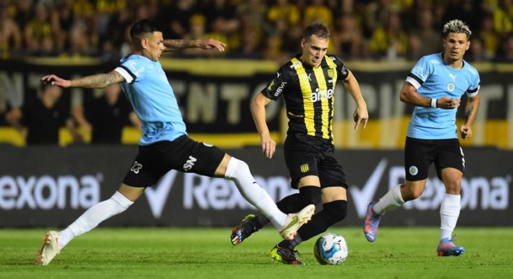 Apertura: Peñarol y City Torque empataron 2-2 en un partidazo en el Campeón del Siglo