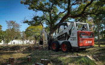 Realizan limpieza y acondicionamiento del parque Harriague