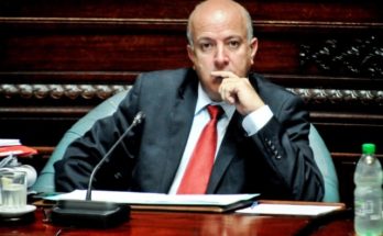 Coutinho insistirá con denominar «Jorge Batlle» a la terminal de pasajeros del aeropuerto