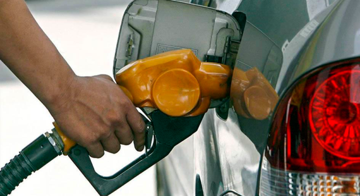 Ejecutivo rebaja precio del gasoil y mantiene el del resto de los combustibles