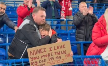 Inglaterra: El gesto de Darwin Núñez que se hizo viral y emocionó a un pequeño fanático