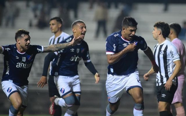 Apertura: Nacional venció 1-0 a Wanderers en el Viera y sigue en la pelea por el título