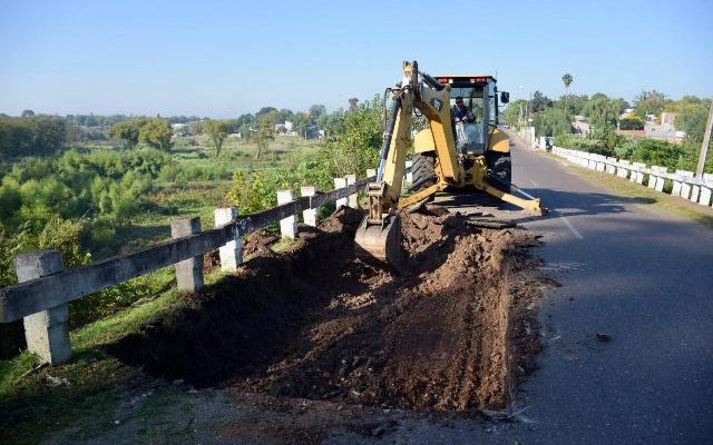 Intendencia trabaja en reparaciones en el puente Treinta y Tres