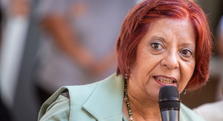 Cesaron a la directora de Primaria