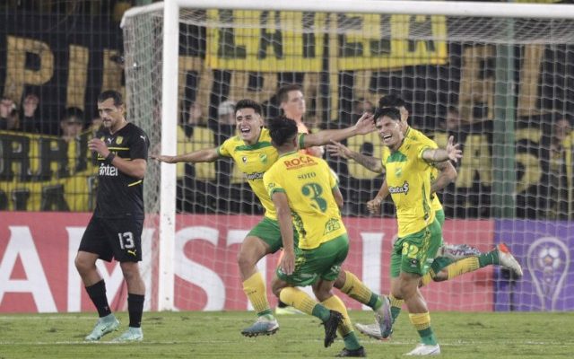 Sudamericana: Defensa y Justicia goleó a Peñarol 4-1 y lo dejó virtualmente eliminado