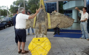 Lacalle Pou canceló la propuesta de convertir el águila del Graf Spee