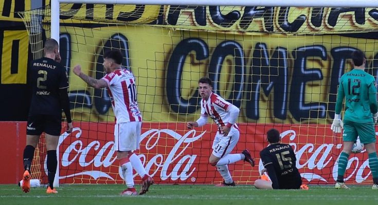 River Plate ganó 3-1 en su visita a Peñarol y dejó a Arias al borde del cese