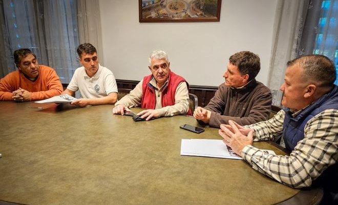 Intendencia de Salto y Liga Salteña de Fútbol acordaron nueva iluminación Led para el estadio Dickinson