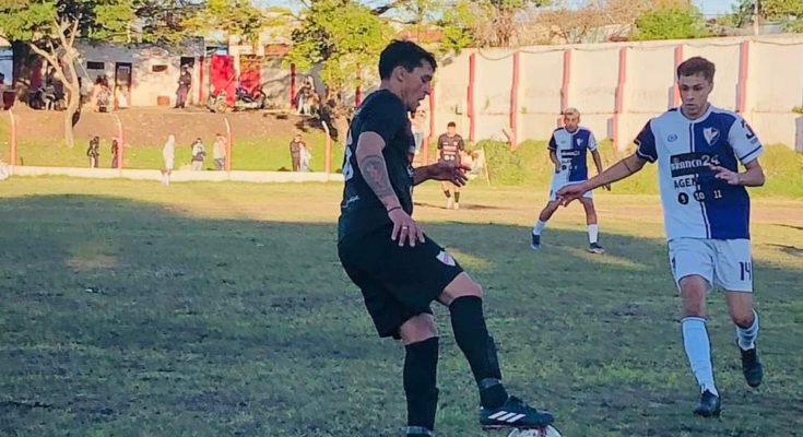 Libertad sigue liderando la Divisional B tras empatar con Fénix