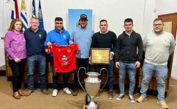 Intendente Andrés Lima entregó reconocimiento a Universitario