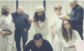 EL GRUPO TEATRAL SINTAPUJOS PRESENTA LA OBRA «LAS AMANTES DE NERUDA»