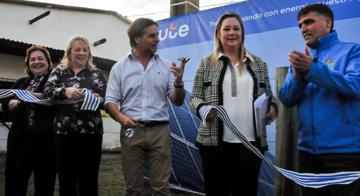 Pueblo Fernández: Lacalle Pou participó en el apagado del último generador autónomo de Uruguay
