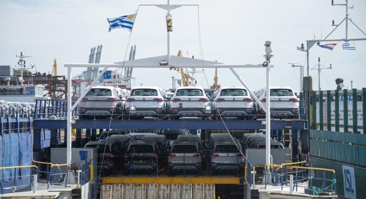 Puerto de Montevideo registró récord en operativa de vehículos destinados a exportación