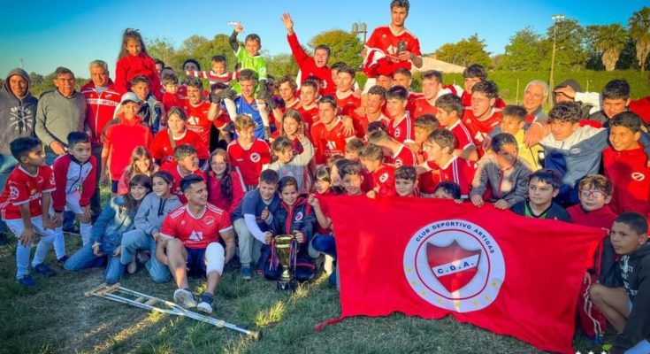 Deportivo Artigas se consagró campeón y logró el ascenso directo a la Divisional Primera B