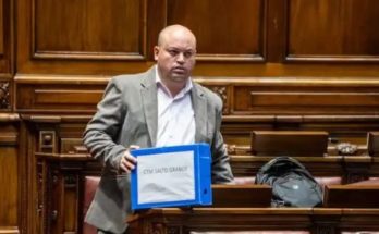 A dos semanas de la interpelación por Salto Grande continúan en sus cargos los directores políticos, era “la solución que atañe al presidente” recordó diputado Viera