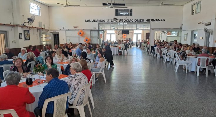 Encuentro Social celebrando la Primavera en AJUPENSAL