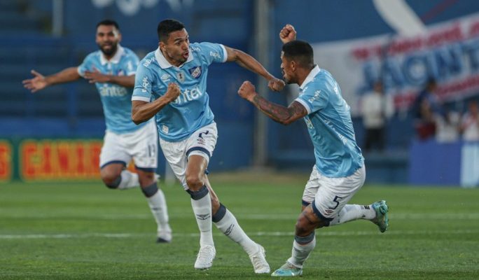 Clausura: Nacional derrotó a Cerro 2-1 de atrás en el Gran Parque Central y sigue a tiro