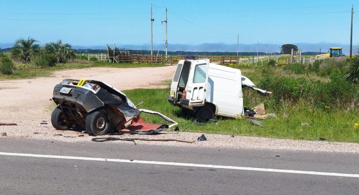 Un hombre murió luego de impactar contra una Fiorino y dividir la camioneta al medio