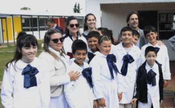 El 100% de los centros públicos de educación del país acceden a internet por banda ancha