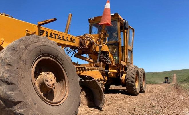 Intendente y diputado Álvaro Lima destacan el permanente trabajo en la caminería rural Intendente y diputado Álvaro Lima destacan el permanente trabajo en la caminería rural