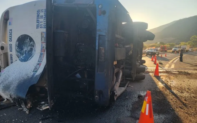 Mueren 18 migrantes de Venezuela y Haití en accidente en México