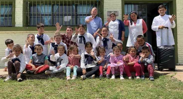 La Valija Viajera arribó a la escuela 52 de Cuchilla de Guaviyú