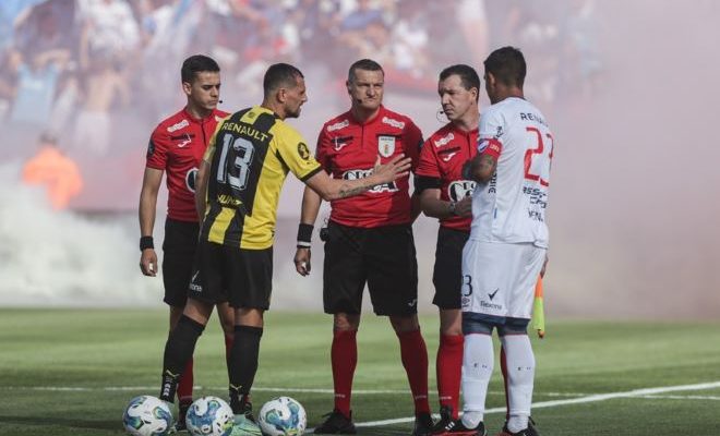 Clausura: Nacional tenía todo, pero Peñarol logró igualar 2-2 en el Gran Parque Central