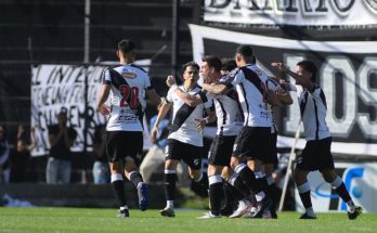 Clausura: Danubio le ganó a Peñarol 2-1 como local y lo dejó a cuatro puntos de Liverpool